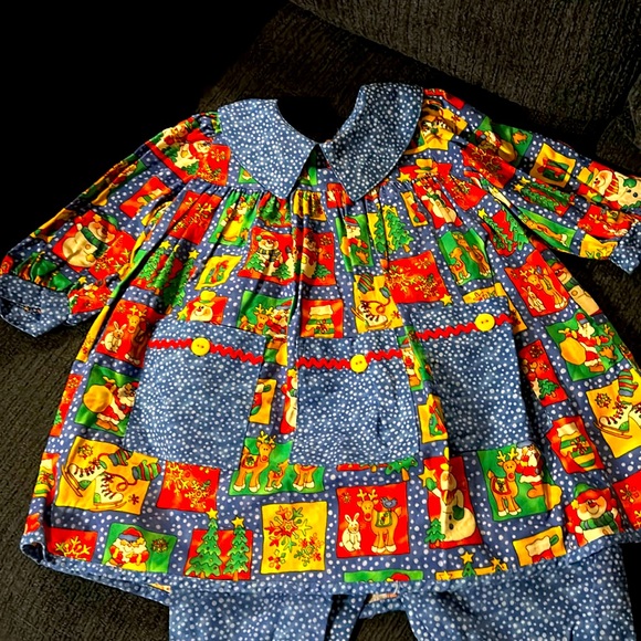 Chicken Noodle Two piece Baby Girl Smock & Bloomer set. Christmas Print. - Picture 3 of 5